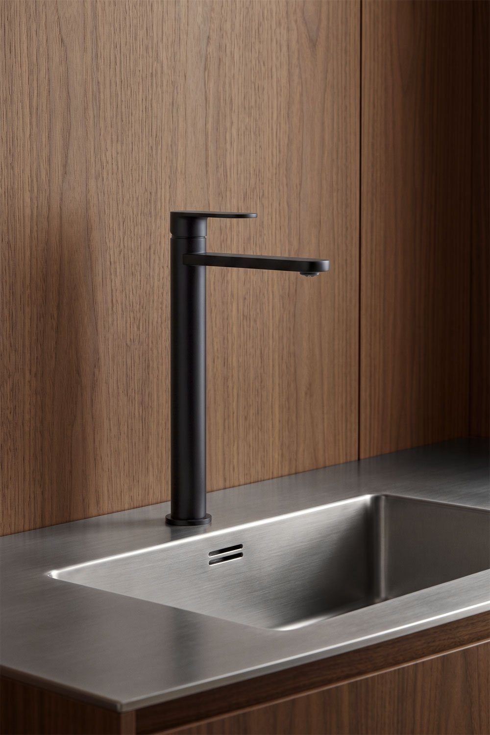 Set rubinetto per lavabo in ottone Alameda e valvola di scarico per lavabo Click-Clack in acciaio inox e ottone Orveta., immagine della galleria 1