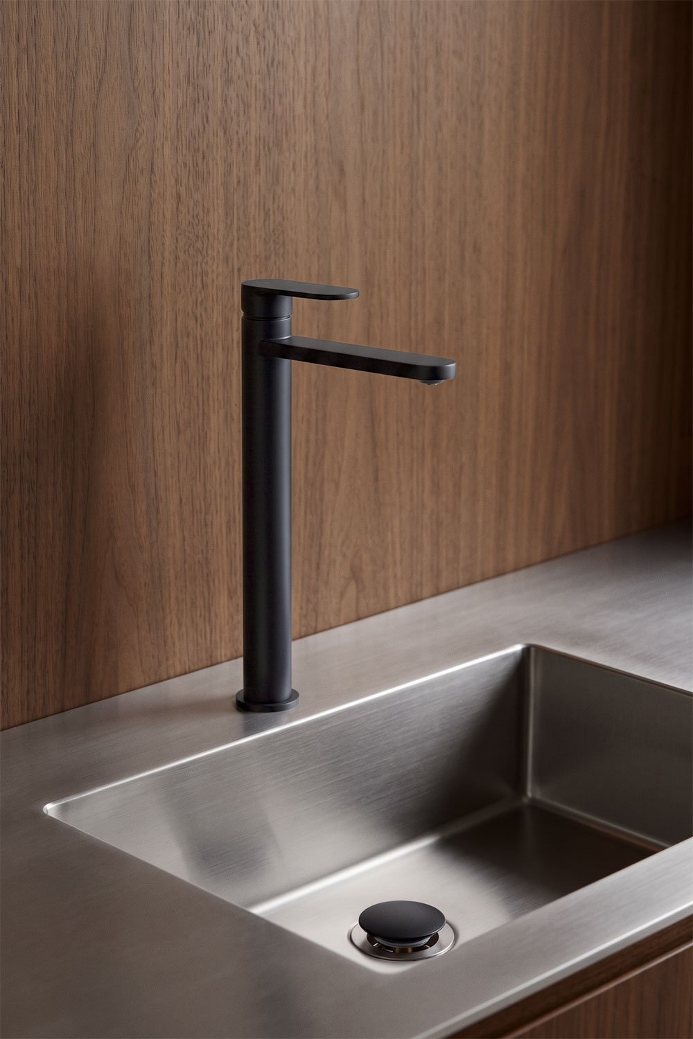 Set rubinetto per lavabo in ottone Alameda e valvola di scarico per lavabo Click-Clack in acciaio inox e ottone Orveta., immagine della galleria 1