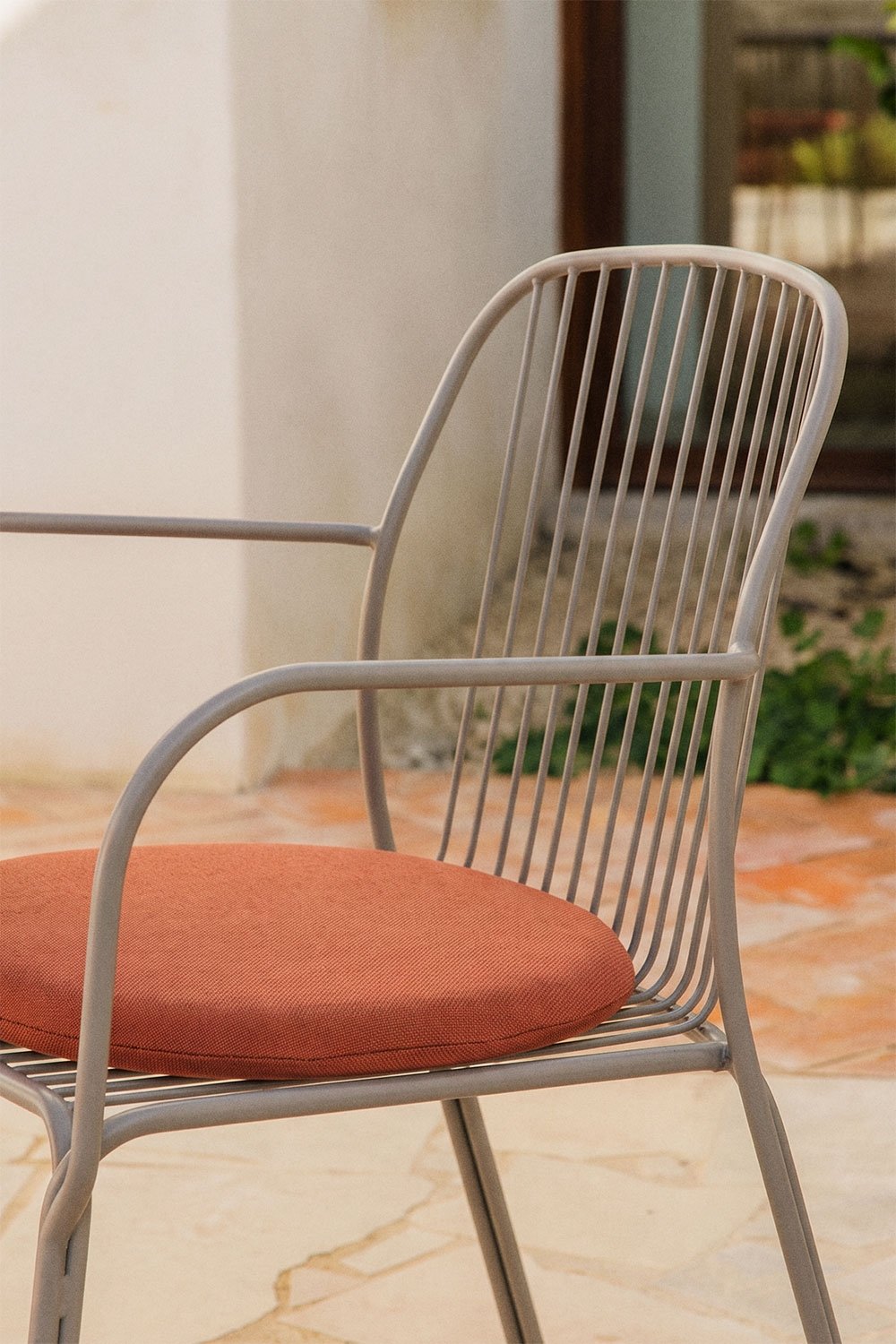 Sedia da giardino con braccioli in acciaio Anerina, immagine della galleria 2