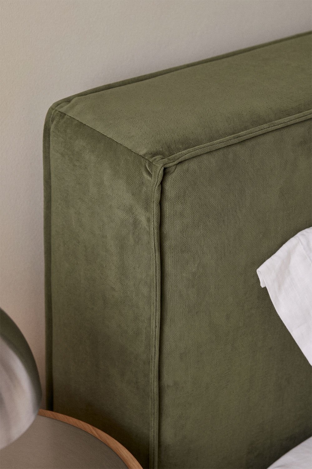 Letto con contenitore ribaltabile imbottito Lunari, immagine della galleria 2