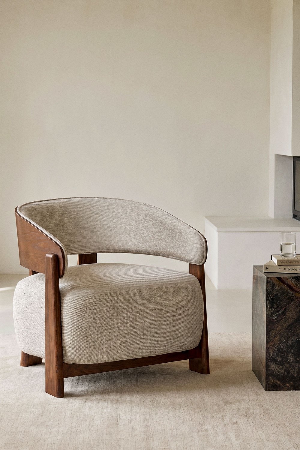 Poltrona in legno di rovere rivestita Olea, immagine della galleria 1