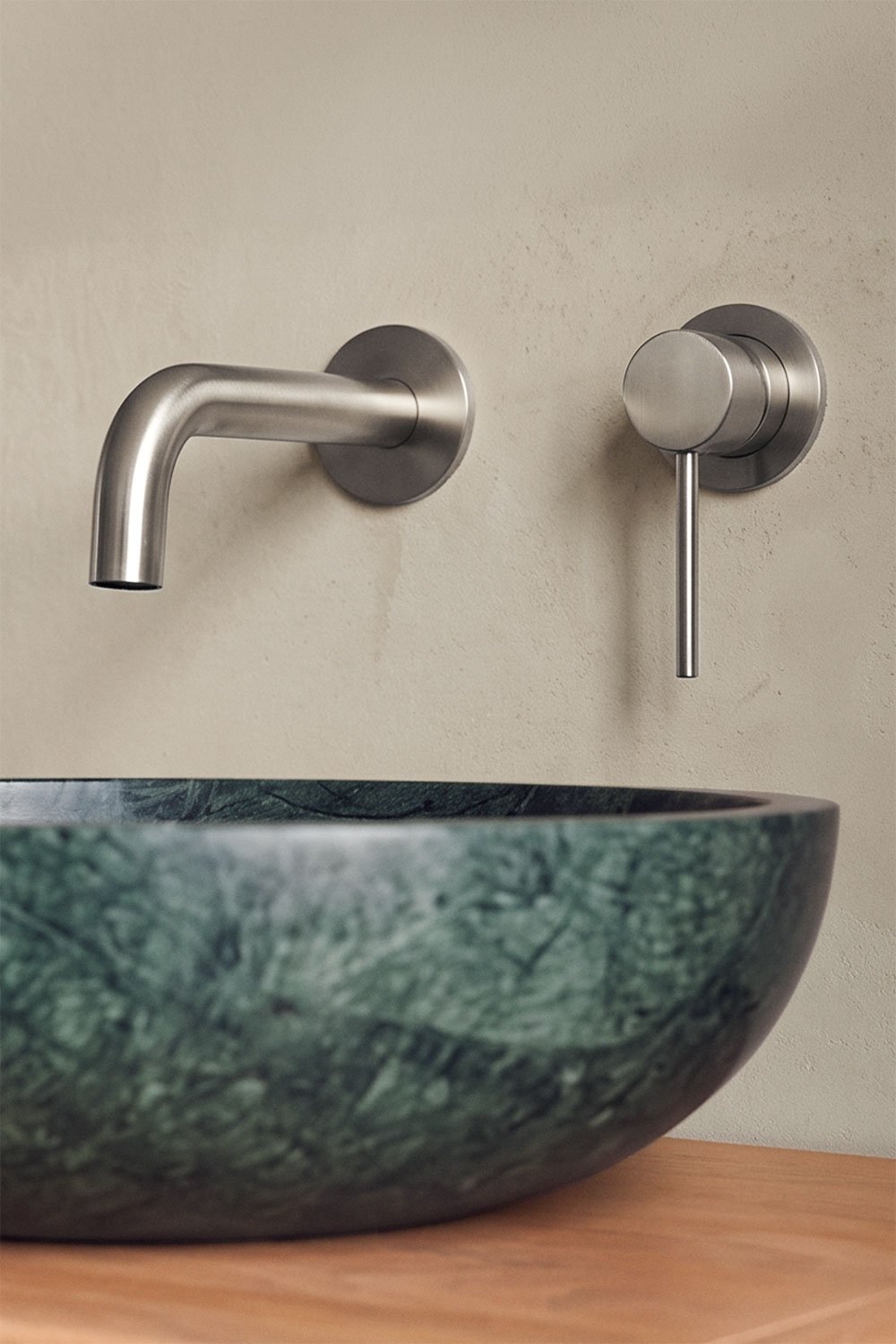 Set di mobili da bagno doppio sospeso 130x45 cm in legno di mango e pietra naturale Kivalina, immagine della galleria 2