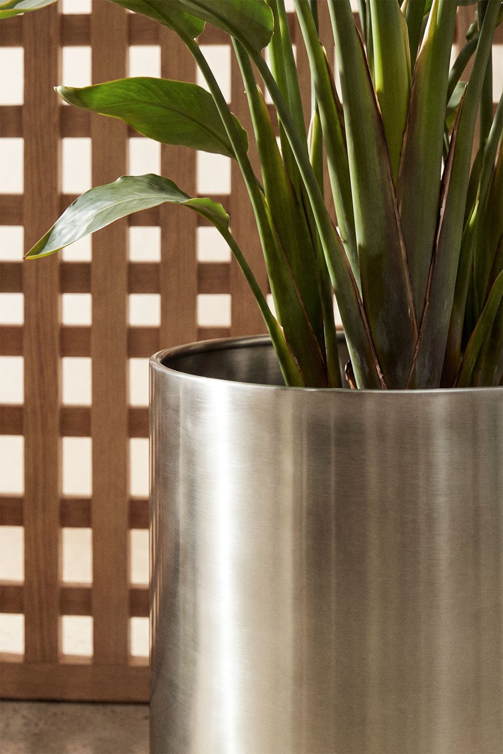 Vaso da esterno rotondo in acciaio inox Auraia, immagine della galleria 2