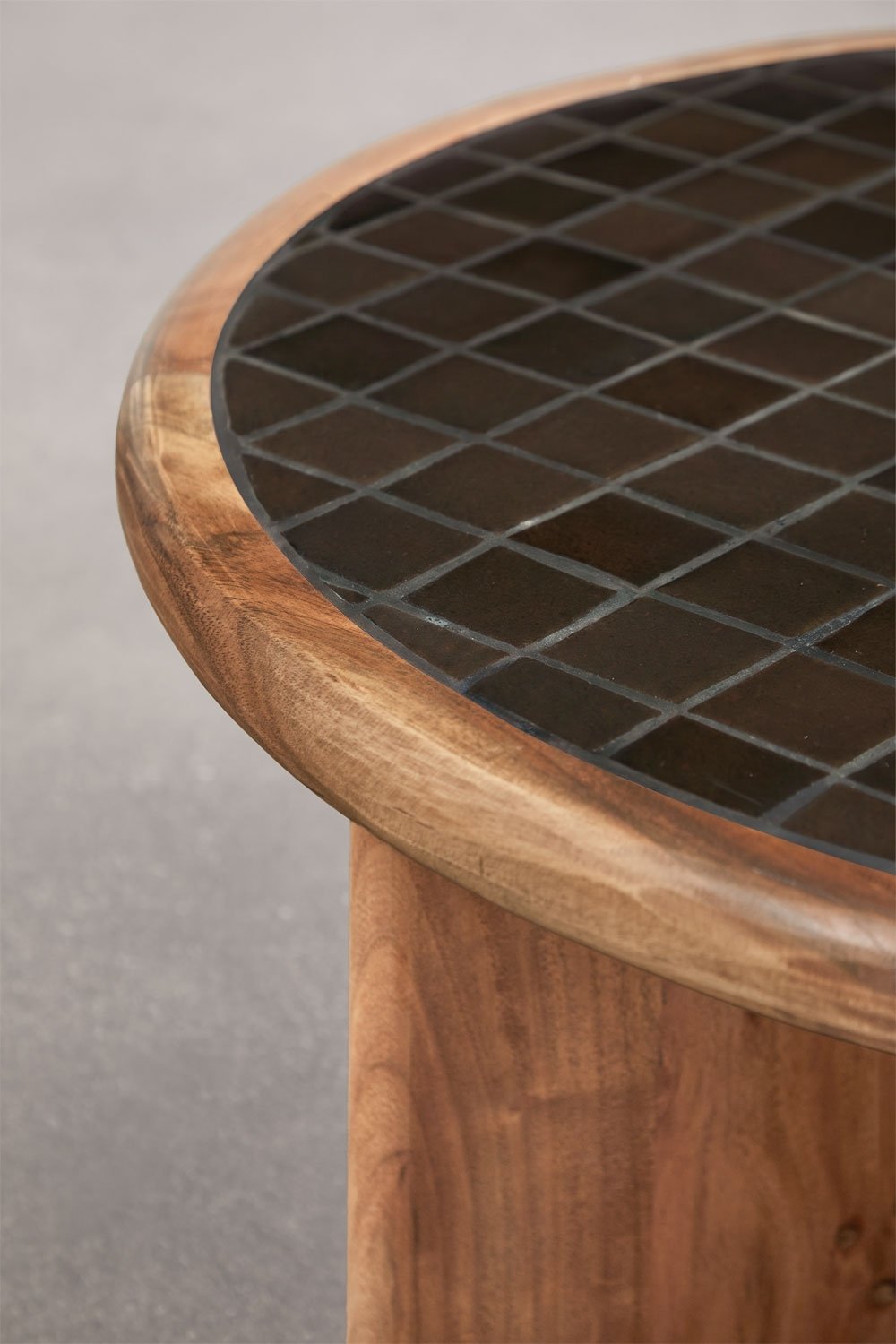 Tavolino rotondo Ø80 cm in piastrelle e legno di acacia Aitana, immagine della galleria 4