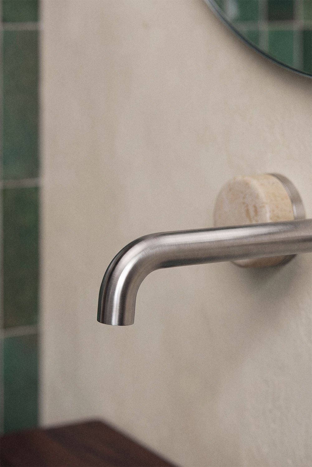 Rubinetto da lavabo incassato in ottone e pietra naturale Gilstoin, immagine della galleria 2