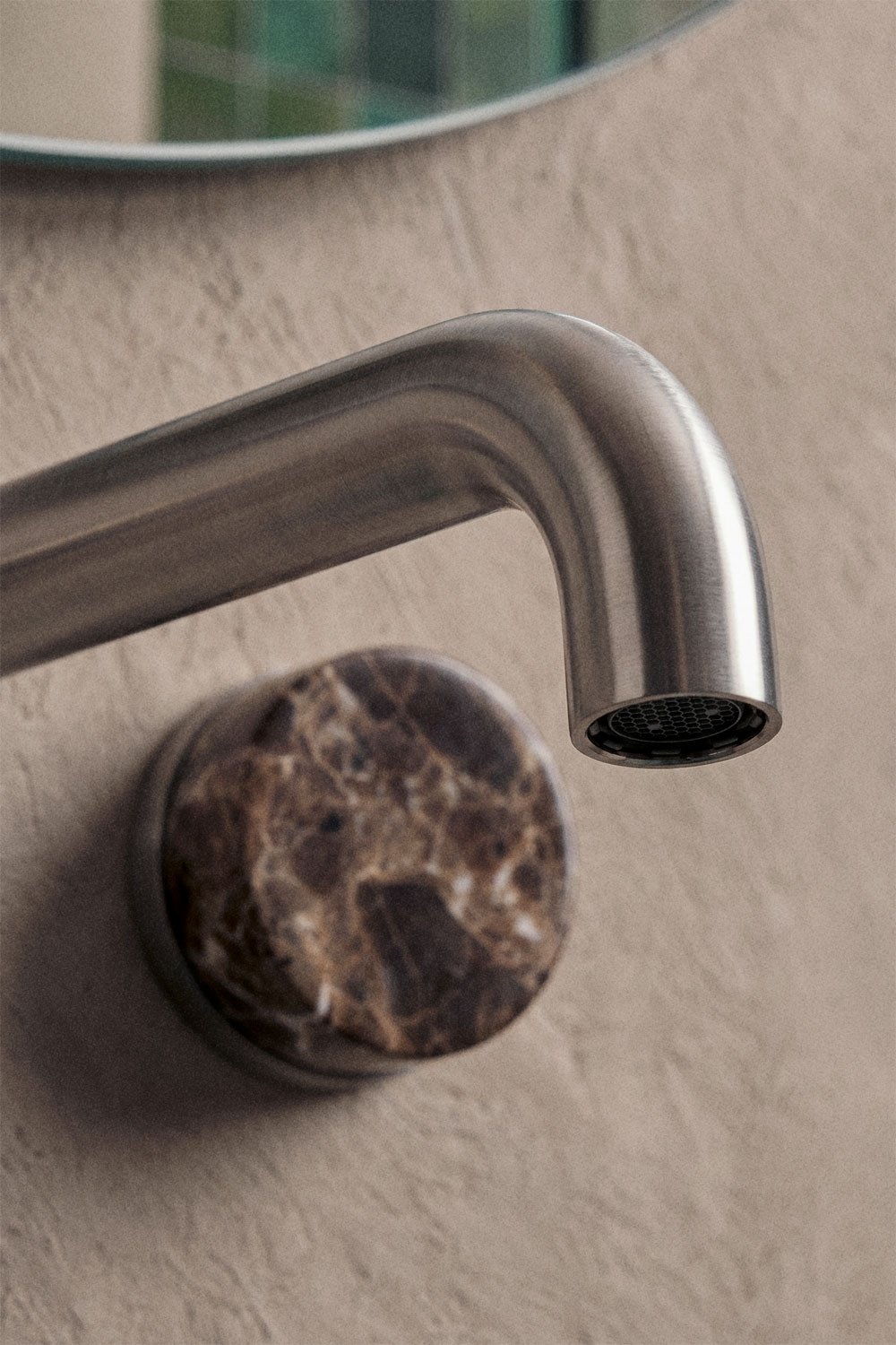 Rubinetto da lavabo incassato in ottone e pietra naturale Gilstoin, immagine della galleria 2