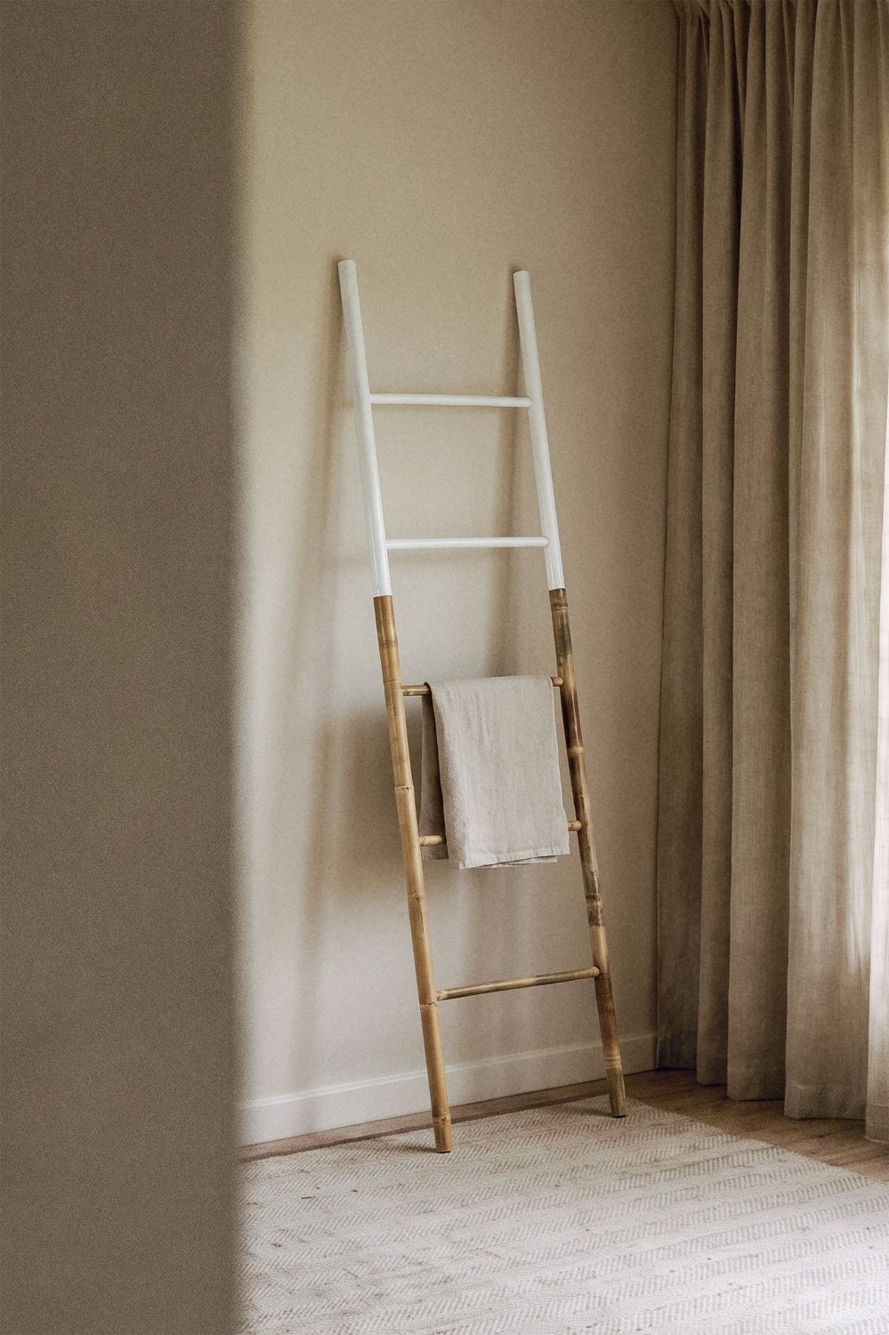 Scala in bambù Leit Dipeada, immagine della galleria 1