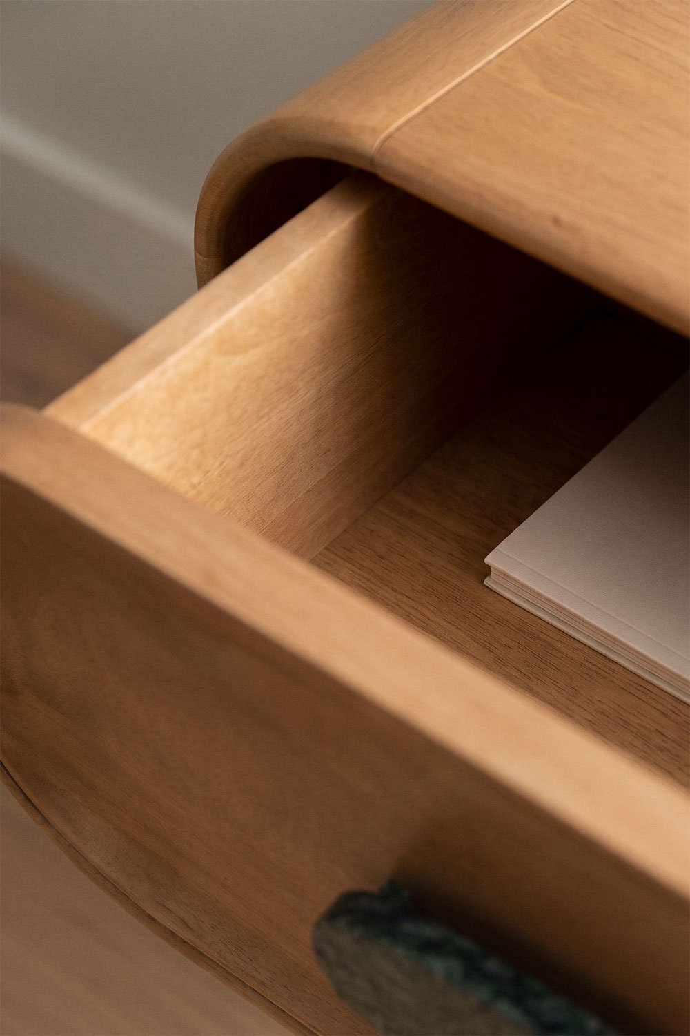 Set di 2 comodini sospesi 50x35 cm in legno di mango e pietra naturale Kivalina, immagine della galleria 2