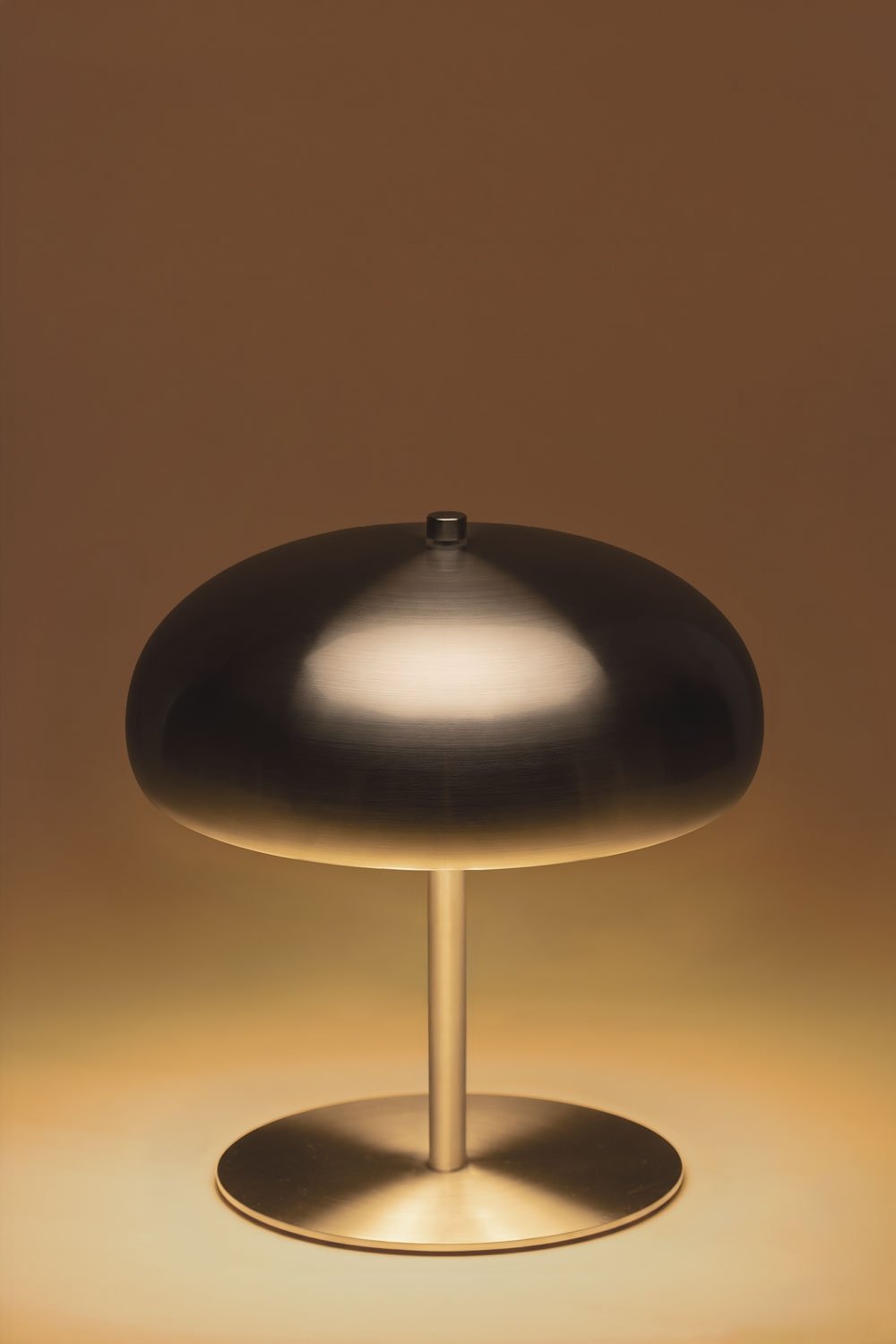 Lampada da tavolo LED wireless in ferro Hilma, immagine della galleria 5