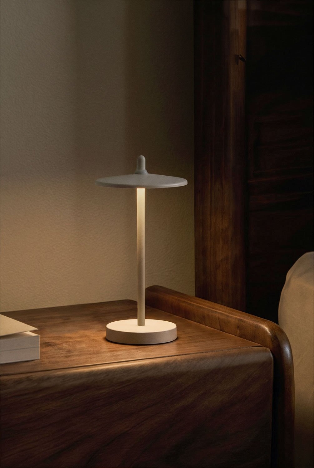 Lampada da tavolo LED wireless in ferro Zuniga, immagine della galleria 2
