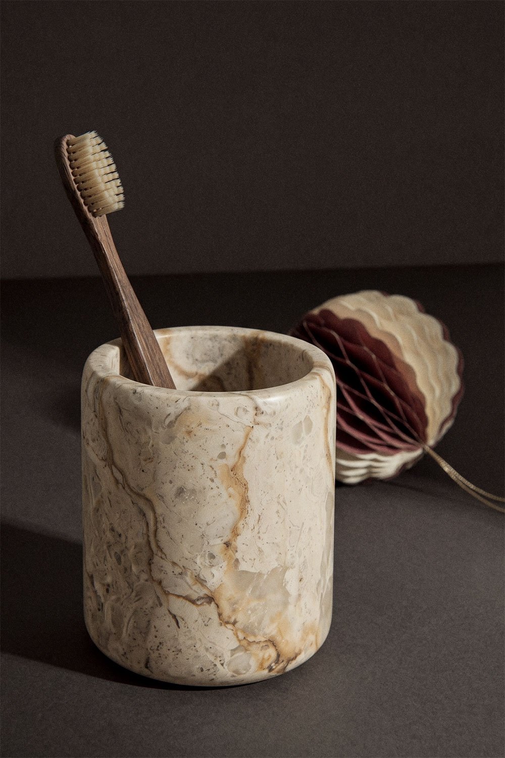 Portaspazzolini in marmo Lyrda, immagine della galleria 1