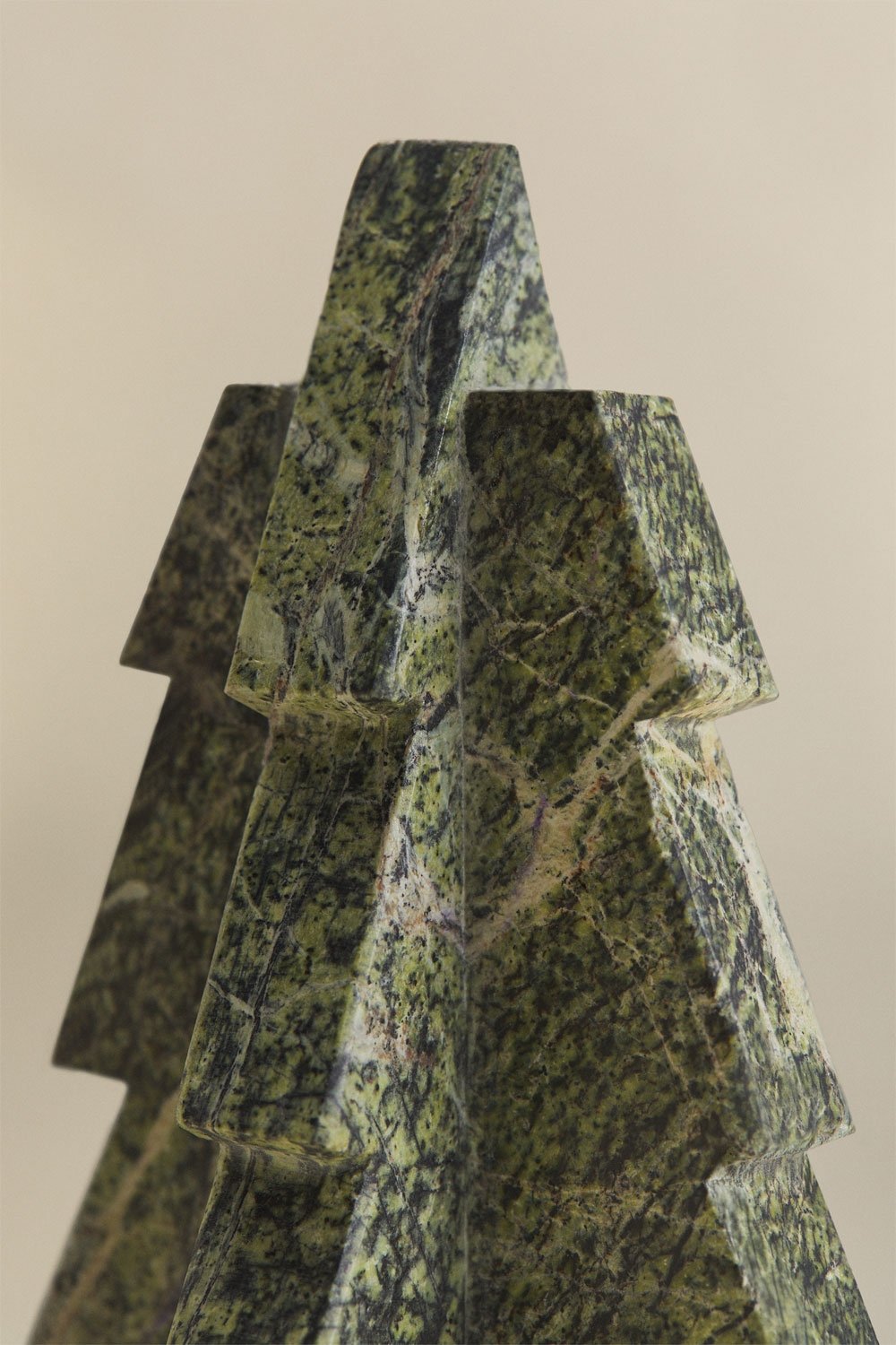 Figura decorativa natalizia in pietra naturale Vireune, immagine della galleria 5