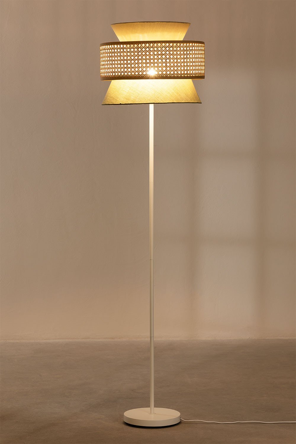 Lampada da terra in rattan Yereh , immagine della galleria 4