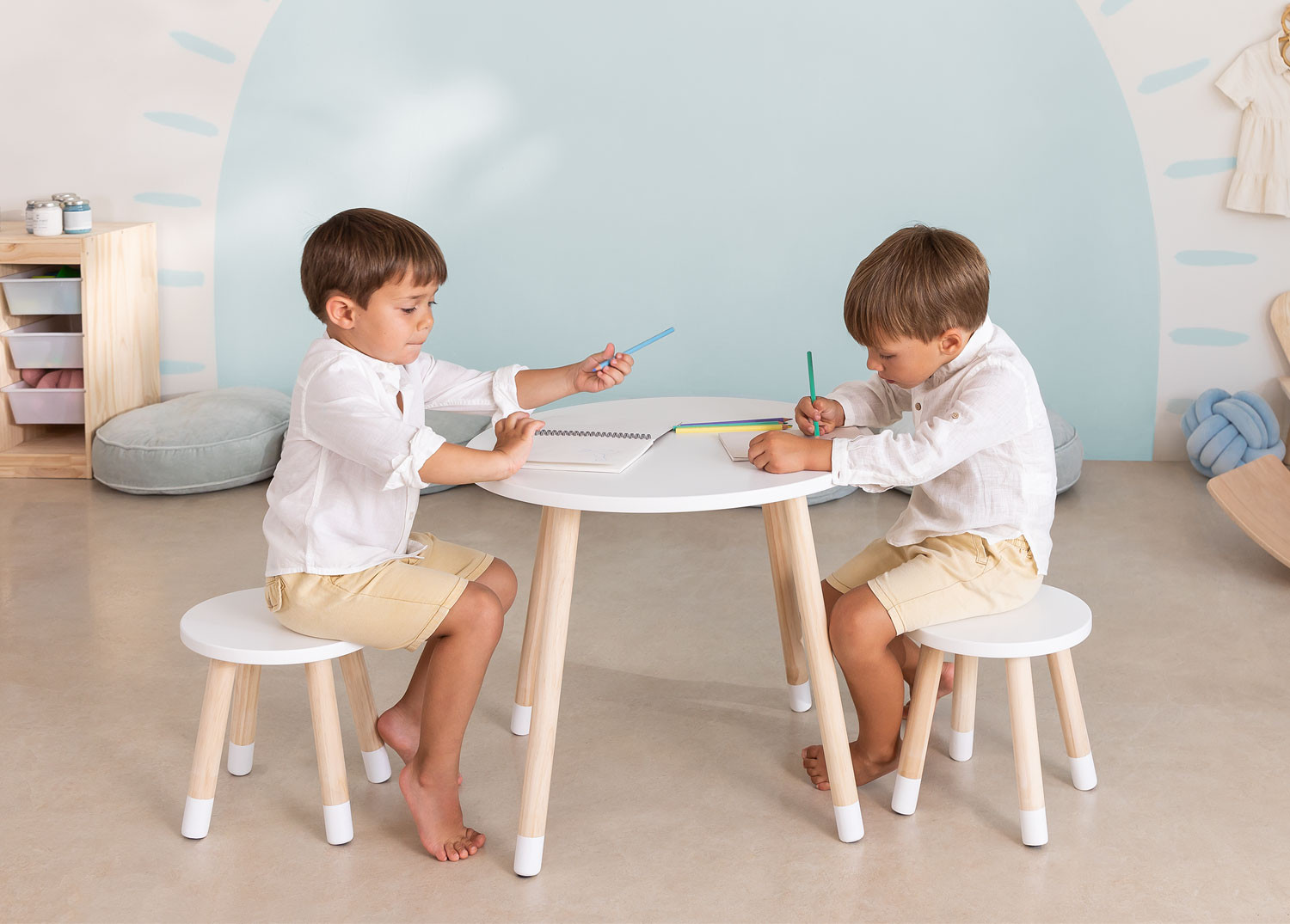 mengsel middelen Magazijn Kindertafel en stoelen - SKLUM