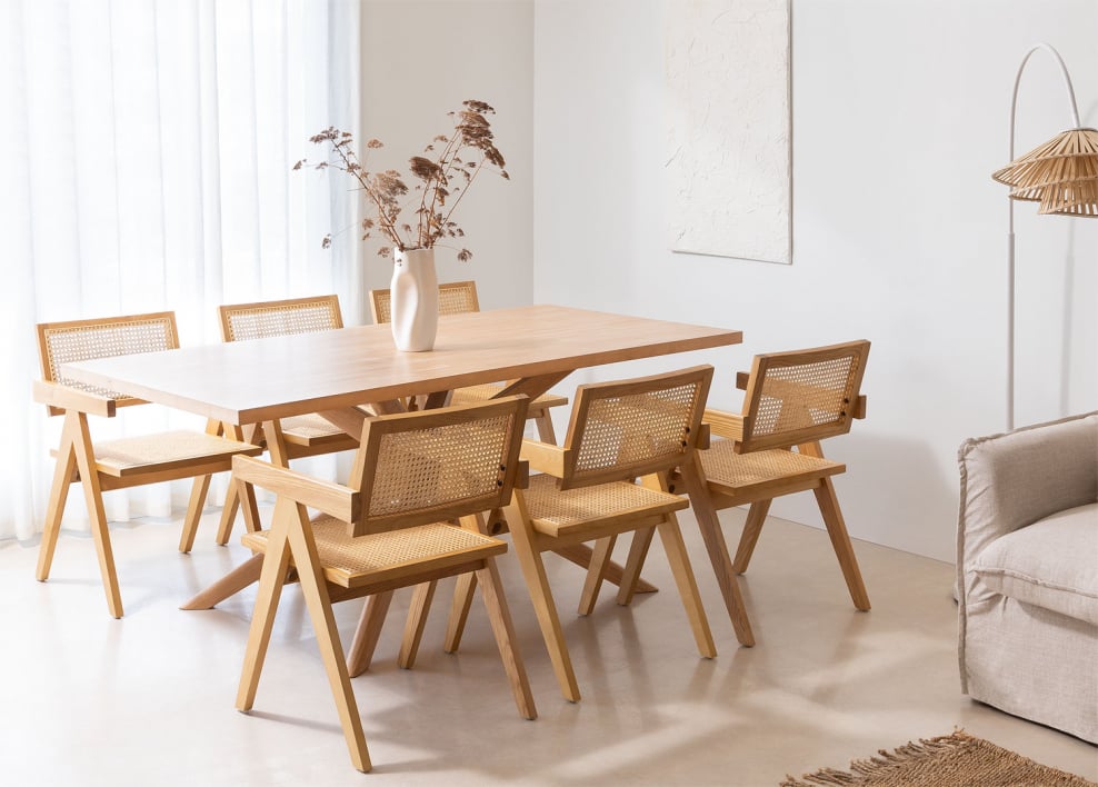 Set van rechthoekige eettafel 180x90 cm Arnaiz en 6 stoelen met armleuningen van essenhout en rotan Lali