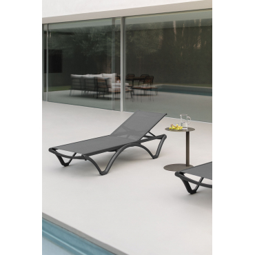 Set Van 2 Xeila Stapelbare Ligstoelen Grijs – Grafiet - Sklum