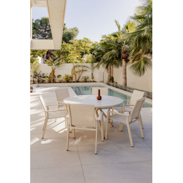 Valería Ronde Tafelset (ø125 Cm) En 6 Stapelbare Aluminium Tuinstoelen Karena Tapioca Beige - Sklum