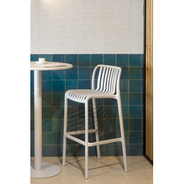 Wendell Stapelbare Polypropyleen Barkruk Grijs – Koel & ↑75 Cm - Sklum