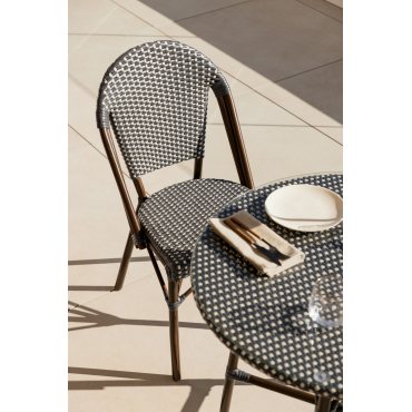 Set Van 4 Stapelbare Tuinstoelen Van Aluminium En Synthetisch Rotan Brielle Bistro Grijs – Grafiet - Gardenia Wit - Sklum