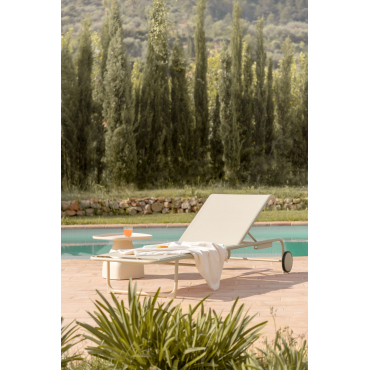 Leyanis Aluminium Ligstoel Tapioca Beige - Sklum
