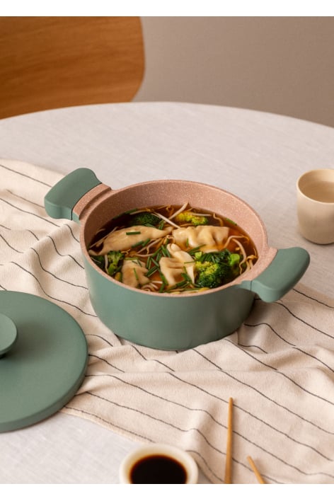 CREATE - POT STUDIO - Gietaluminium pan met bakelieten handgrepen