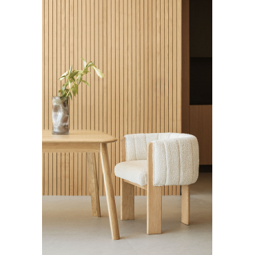 Set Van 4 Eetkamerstoelen In Essenhout En Leo Bouclé Stof Uit Witte Bouclé Stof - Sklum