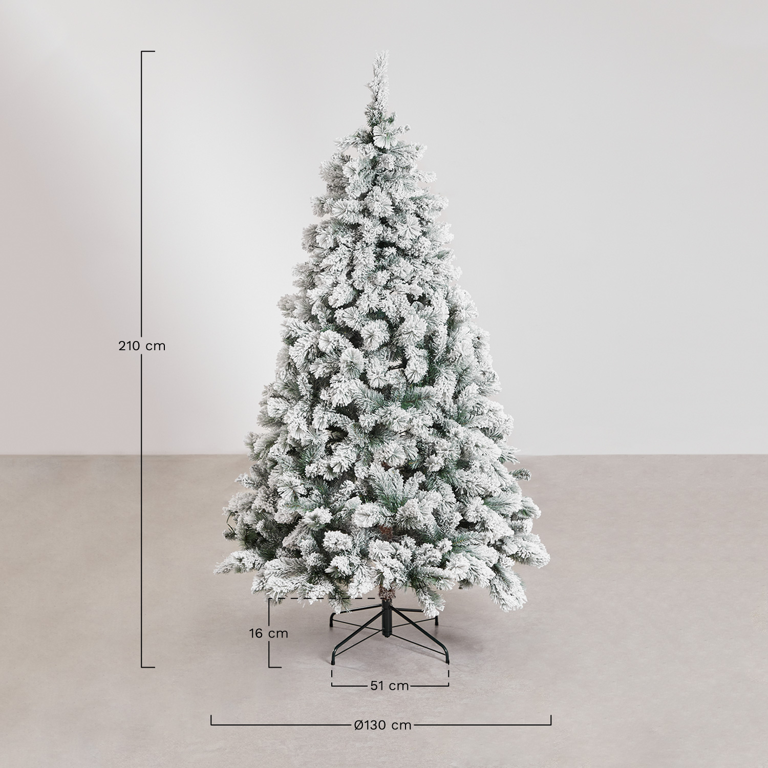 Besneeuwde kerstboom Aleix, AFMETINGEN