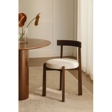 Set Van 4 Manila Beklede Eiken Eetkamerstoelen Donker Hout & Bouclé Wit - Sklum