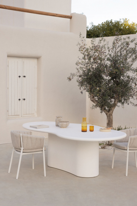 Ovale tuintafel 230x130 cm in beton Vaduz