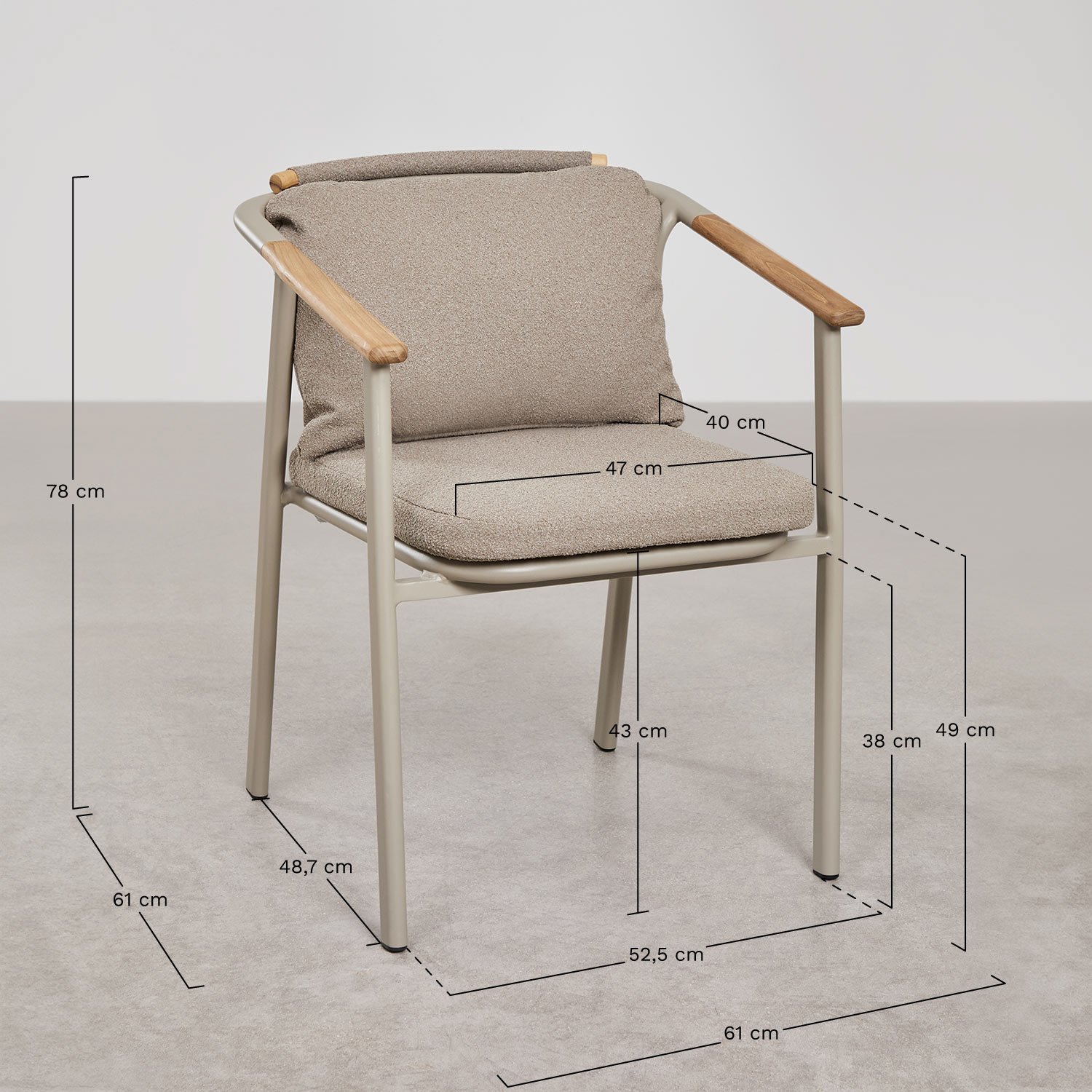 Set van 2 Yervin tuinstoelen met armleuningen in aluminium en bouclé stof, AFMETINGEN