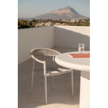 Pakket Van 4 Stapelbare Tuinstoelen Met Armleuningen In Aluminium En Synthetisch Rotan Amatria Tapioca Beige - Sklum