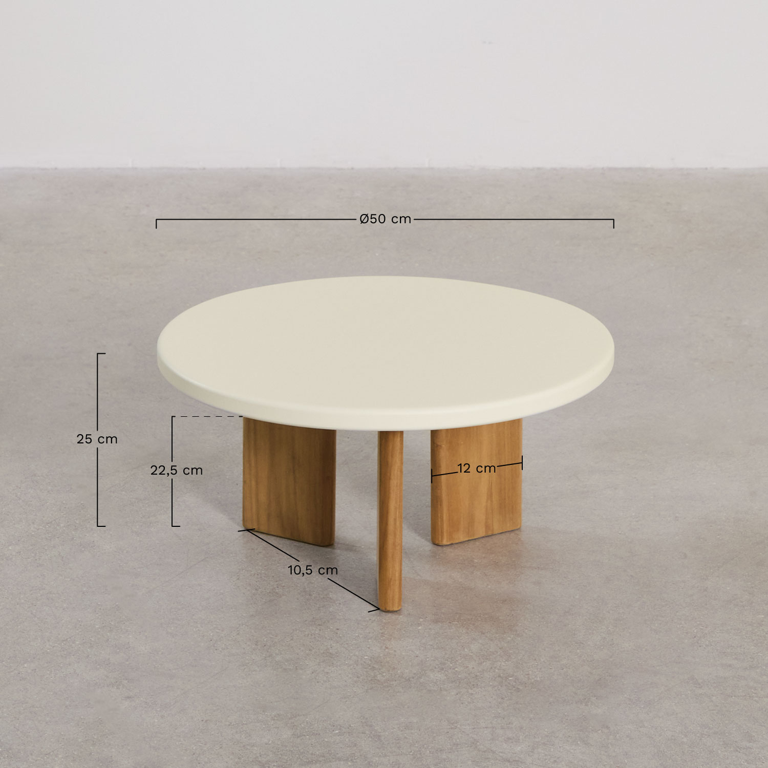 3-zits bankstel in bouclé stof, 2 salontafels en 2 aluminium fauteuils Yervin, AFMETINGEN