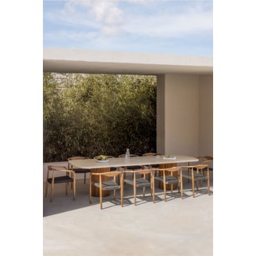 Set Van Rechthoekige Tafel 270x110 Cm In Sirvon Cement En 10 Tuinstoelen Met Armleuningen Van Acaciahout Mallory Acacia Bruin - Sklum