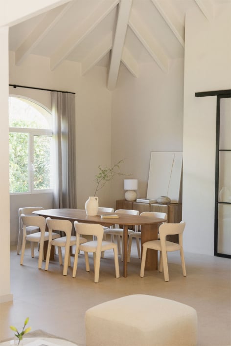 Ovale eettafelset 240x100 in mangohout Miller en 8 gestoffeerde eetkamerstoelen Brusel