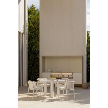 Ronde Tafelset Arken, Ø120 Cm, In Keramiek En Aluminium, En 4 Yervin Tuinstoelen Met Armleuningen, In Aluminium En Bouclé - Sklum