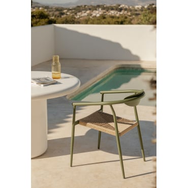 Set Van 2 Stapelbare Tuinstoelen Met Armleuningen In Aluminium En Synthetisch Rotan Marsha Groen – Intens Olijf - Sklum
