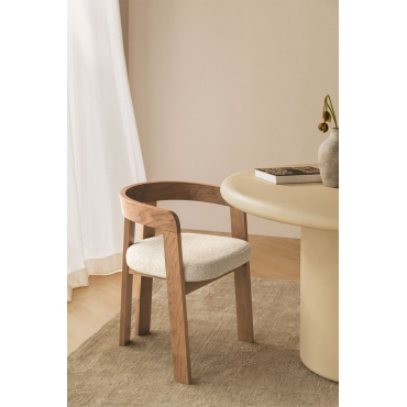 Set Van 4 Yvone Gestoffeerde Eetkamerstoelen Met Houten Armleuningen Natuurlijk Hout & Bouclé Wit - Sklum