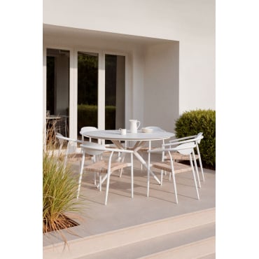 Valerie Ronde Aluminium Tafelset (ø125 Cm) En 6 Tuinstoelen Met Armleuningen In Aluminium En Synthetisch Rotan Marsha Gardenia Wit - Sklum