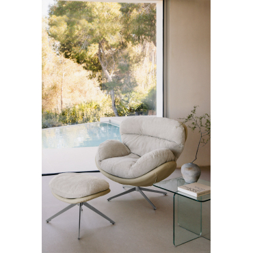 Amanda Bouclé Stoffen Fauteuil Met Draaibare Voetenbank Uit Witte Bouclé Stof - Sklum