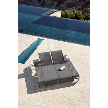 Set Van 2 Verstelbare Ligstoelen En 2 Bijzettafels Van Staal Marietta Grijs – Grafiet - Sklum