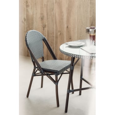 Set Van 4 Brielle Bistro Aluminium Stapelbare Eetkamerstoelen Grijs – Grafiet - Gardenia Wit - Sklum