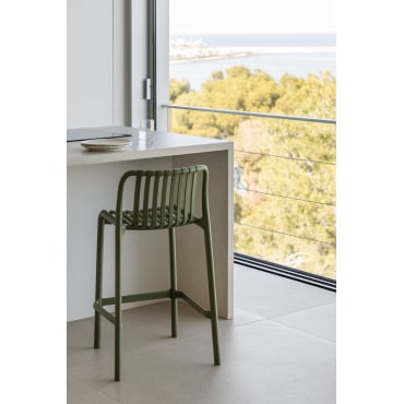Verpakking Van 4 Wendell Polypropyleen Stapelbare Hoge Krukken Groene Pesto & ↑65 Cm - Sklum