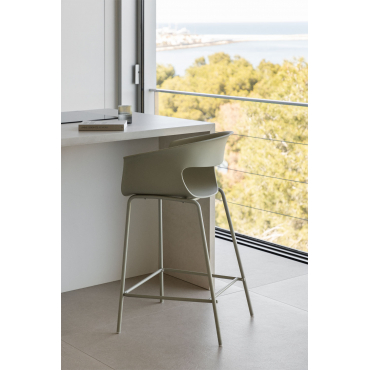 Set Van 4 Hoge Krukken Van Polypropyleen En Staal Alanys Groen – Salie & ↑65 Cm - Sklum