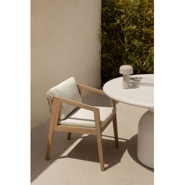 Kaela Tuinstoel In Acaciahout En Gevlochten Touw Lichte Acaciekleur & Stof Gardenia Wit - Sklum