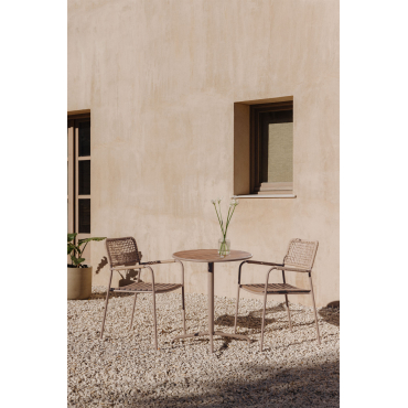 Ronde Tuintafel Set Ø65 Cm En 2 Stapelbare Tuinstoelen Van Staal En Acaciahout Tilda Moka Bruin - Sklum