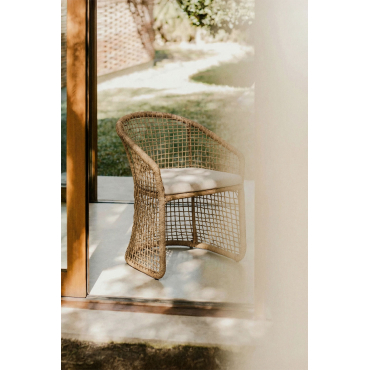 Tuinstoel Met Armleuningen Van Staal En Synthetisch Riet Liparian Synthetisch Riet In Natuurlijke Afwerking - Sklum