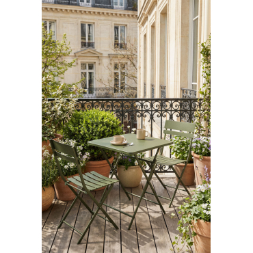 Set Van Vierkante Inklapbare Tuintafel 60x60 Cm En 2 Stalen Stoelen Tamarit Groen – Intens Olijf - Sklum