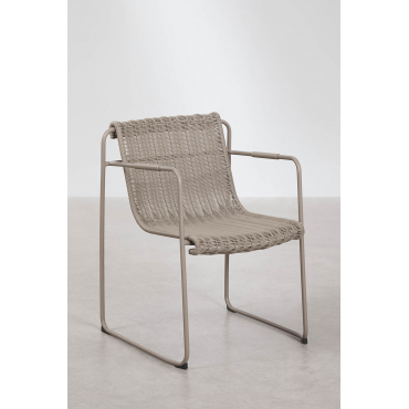 Stapelbare Set Van 4 Eetkamerstoelen Met Armleuningen Van Synthetisch Riet En Staal Revia Moka Bruin - Sklum