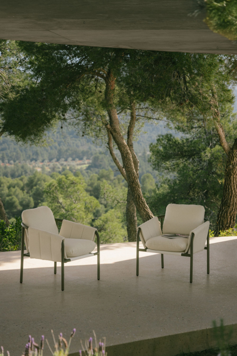 Set van 2 gestoffeerde tuinstoelen van staal Zunika