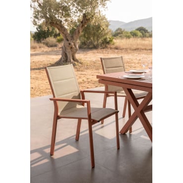 Stapelbare Set Van 2 Tuinstoelen Met Armleuningen Van Aluminium Karena Tapioca Beige - Terracota - Sklum